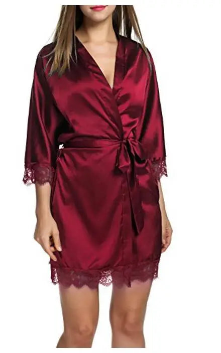 Robe de Nuit Satinée avec Dentelle