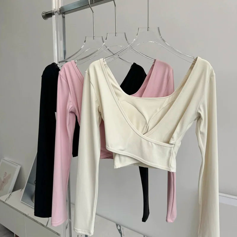 Tenue de yoga femme dos croisé