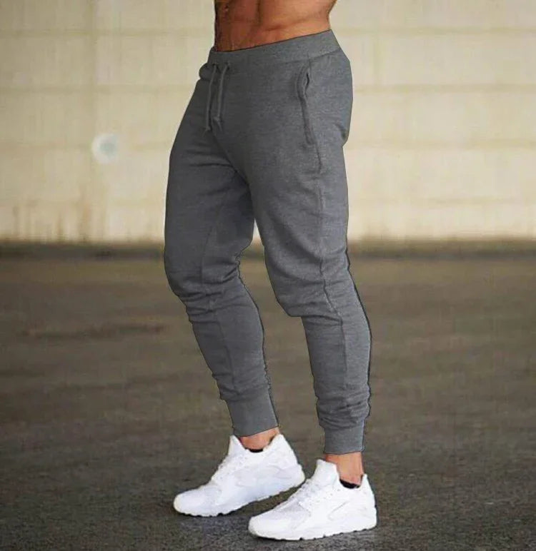 Jogging homme coupe ajustée en coton, conçu pour allier confort et style